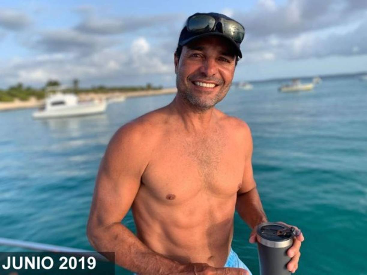 El puertorriqueño está muy dedicado a sus salud y cuenta con una aplicación propia llamada Chayanne Movement en la que establece una rutina de entrenamientos de 21 días y una dieta especial.