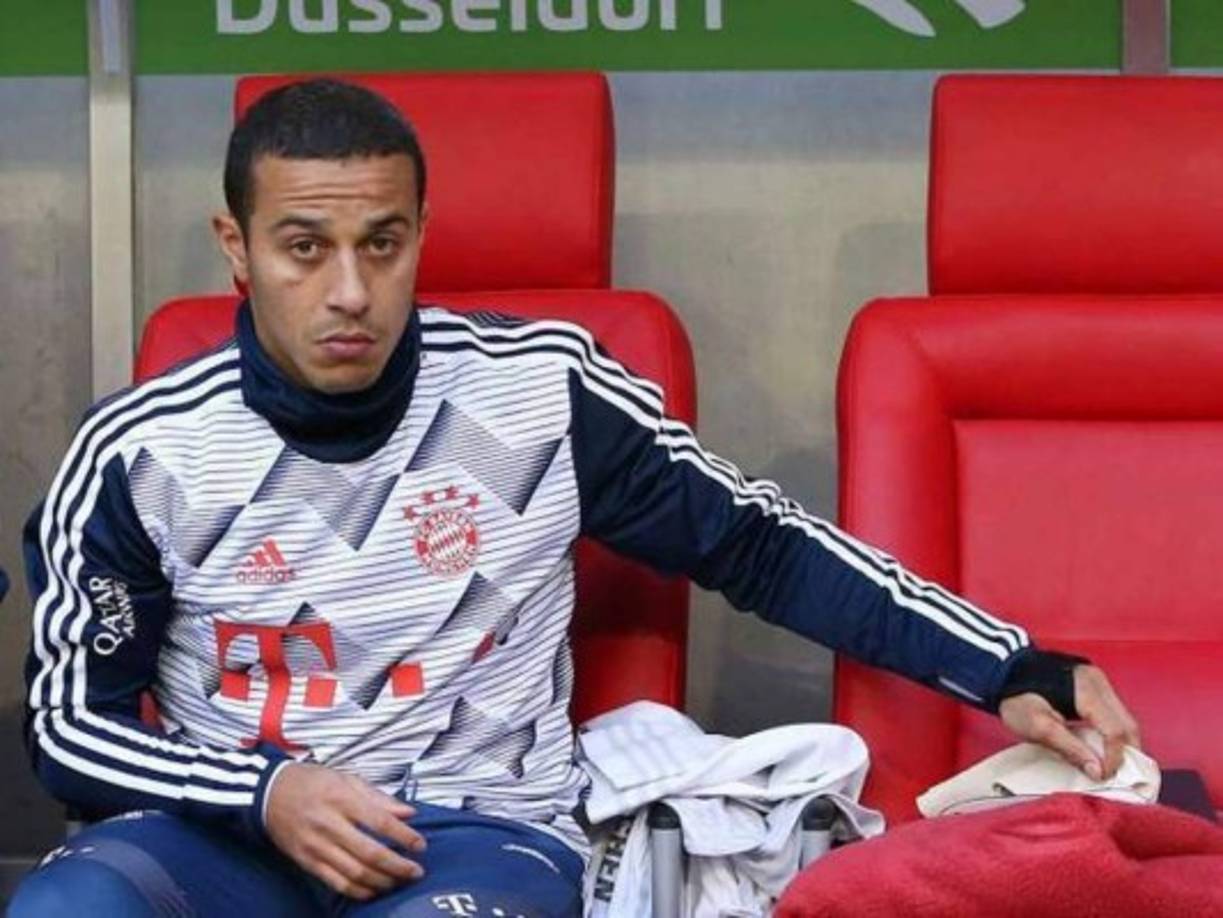 El diario Bild de Alemania publica que el centrocampista español Thiago Alcántara no se va a incoporar a la pretemporada del Bayern Múnich con vistas a resolver su futuro, ya que ha rechazado renovar con el club bávaro y ambas partes buscan un traspaso antes de que se marche como agente libre. El Liverpool se postula como su destino probable.