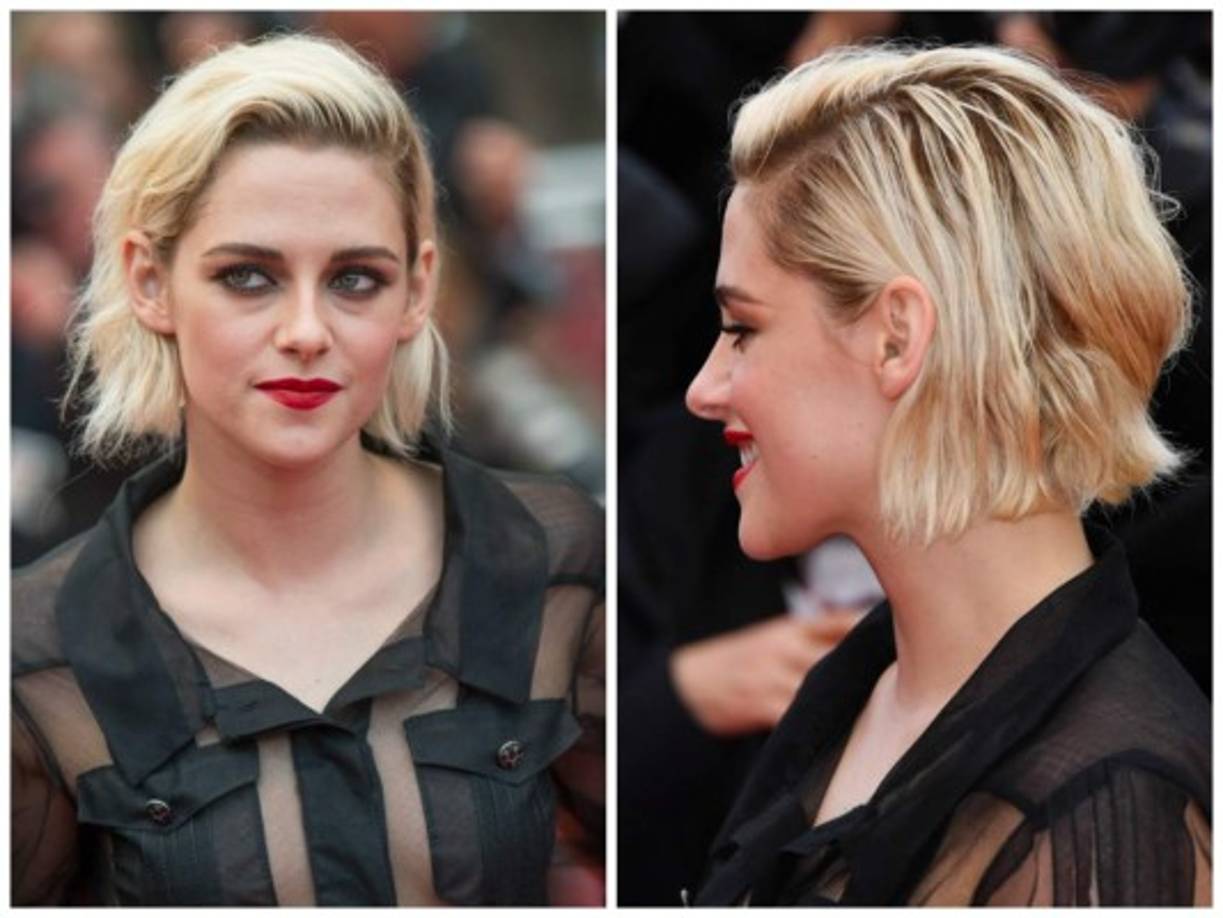 Kristen Stewart, con su melena bob platino, con las raíces más oscuras y aire informal. En su maquillaje, enmarca su mirada con eyeliner y presume de pestañas XXL.