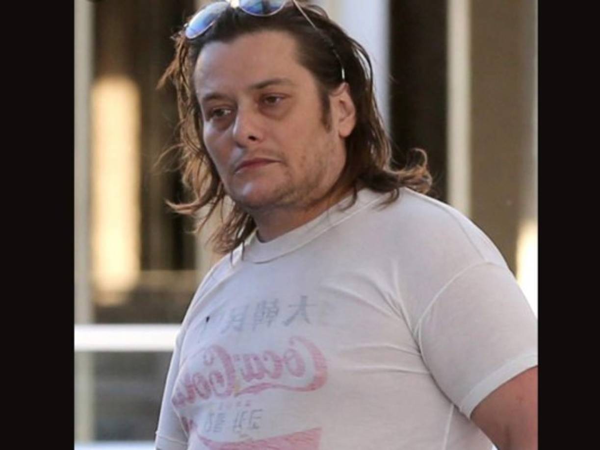 A pesar que se le miraba un futuro prometedor en el mundo de la actuación el actor no trascendió.<br/><br/>Así luce en la última foto captada hace varios meses.