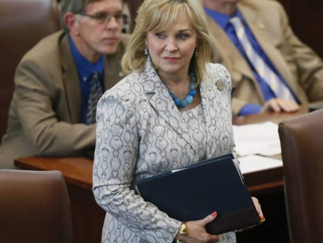 La gobernadora de Oklahoma Mary Fallin también ocupará un cargo en Washington tras declarar su apoyo al magnate durante su campaña.