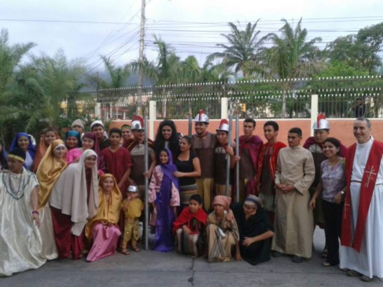 El cuadro que representó el Viacrucis en la Iglesia San Vicente de Paúl de San Pedro Sula.