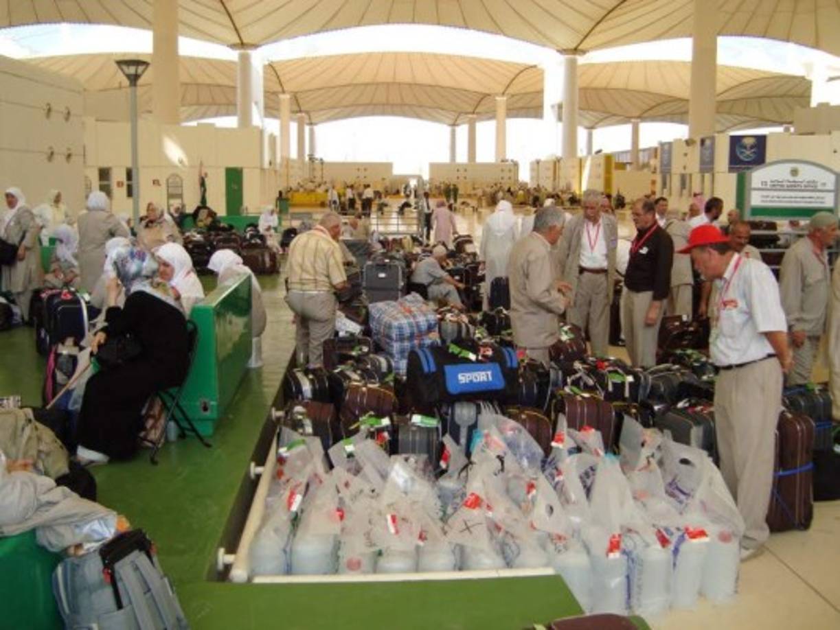 2. Aeropuerto Internacional Rey Abdulaziz (Arabia Saudita). Los usuarios afirmaron que este un lugar caótico, abarrotado y sucio. 'Las filas en migración con oficiales distraídos y ausentes fomentan el agravio a los viajeros', dijo un usuario.