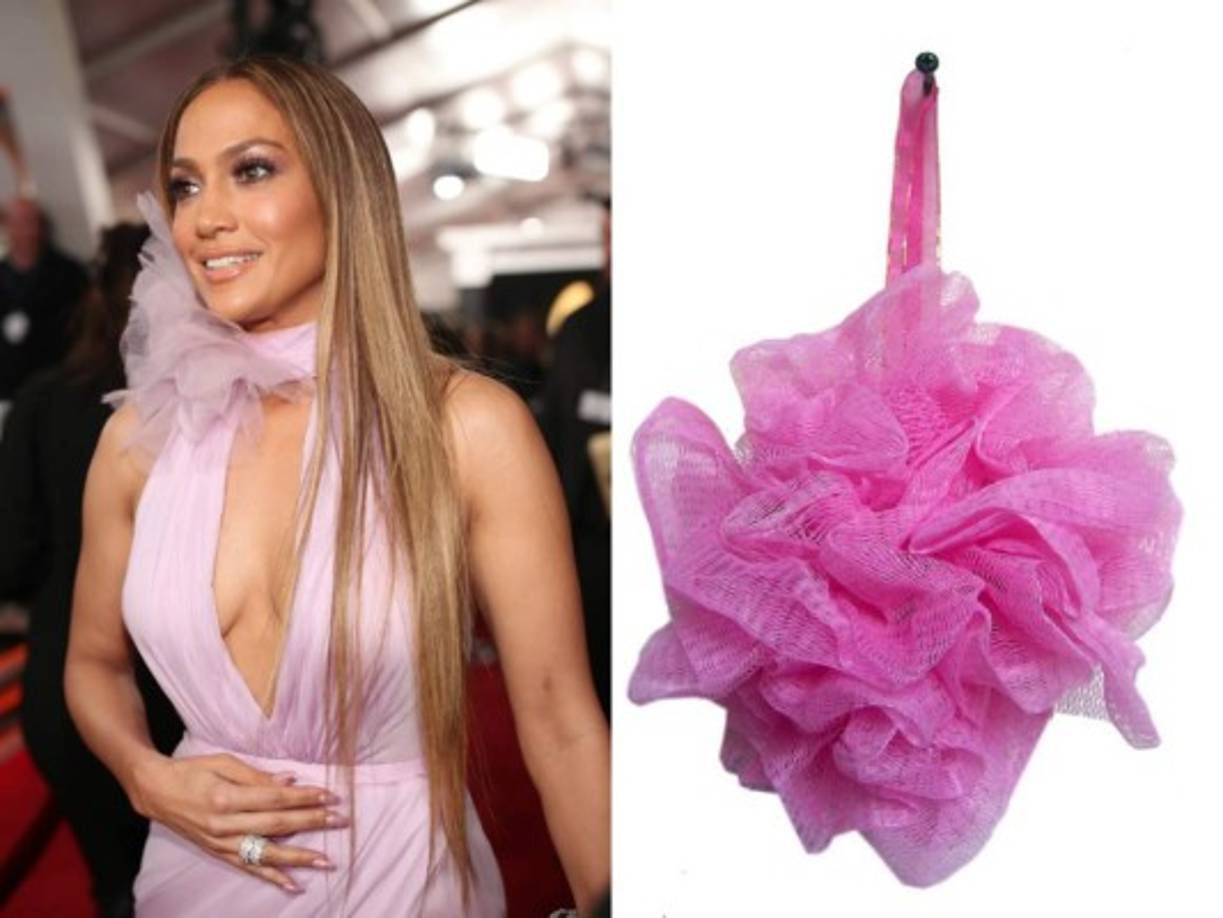 En redes compararon el vestido de JLo con una esponja de baño.