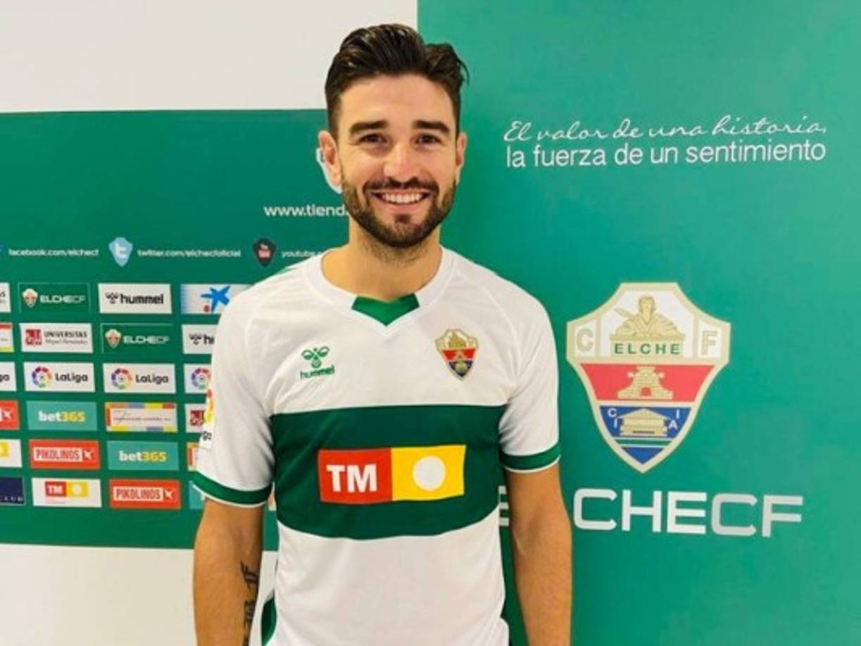 <br/>El Elche de España ha fichado al lateral derecho Antonio Barragán, quien llega como agente libre. Firma hasta final de temporada.<br/>
