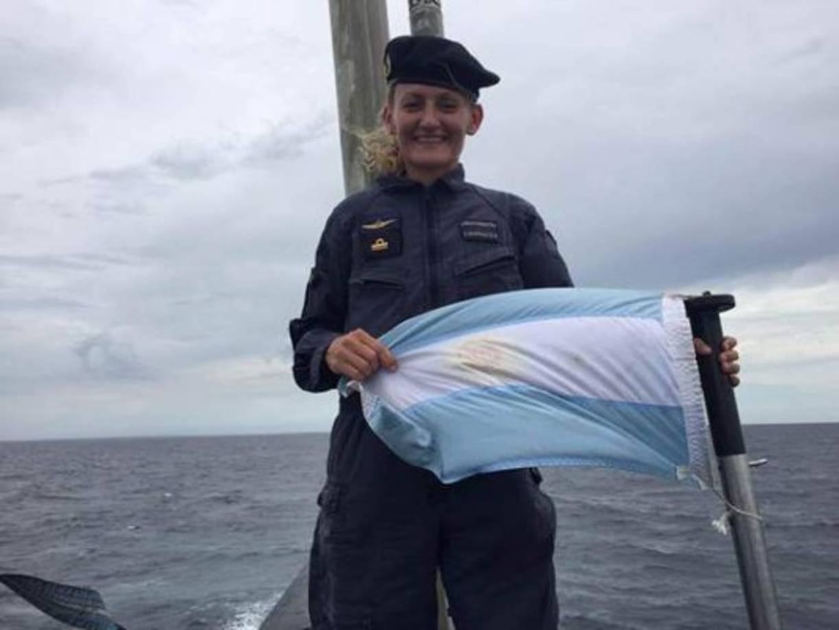 Eliana Krawczyk fue la primera oficial submarinista. La primera mujer submarinista de Argentina tenía 35 años y según Télam era su primer año a bordo del navío.<br/>