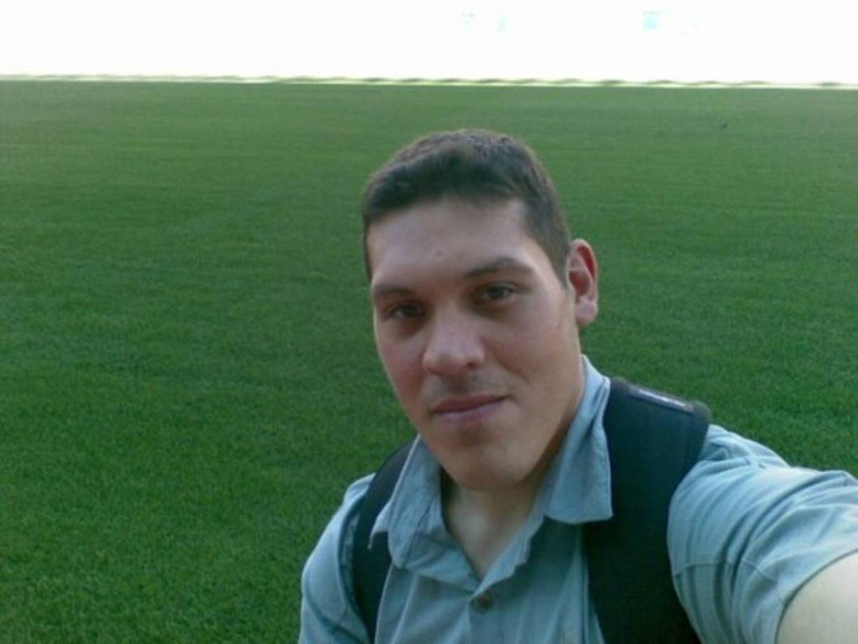 El teniente Renzo Martin Silva, de 32 años, también tiene previsto ir al altar el año próximo. Ingresó a la Escuela Naval a los 18 años y soñaba con ser submarinista desde su niñez en su natal San Juan, una provincia recostada en la Cordillera de los Andes.<br/><br/>Vive en pareja con María Eugenia Ulivarri Rodi, militar como él y su futura esposa.