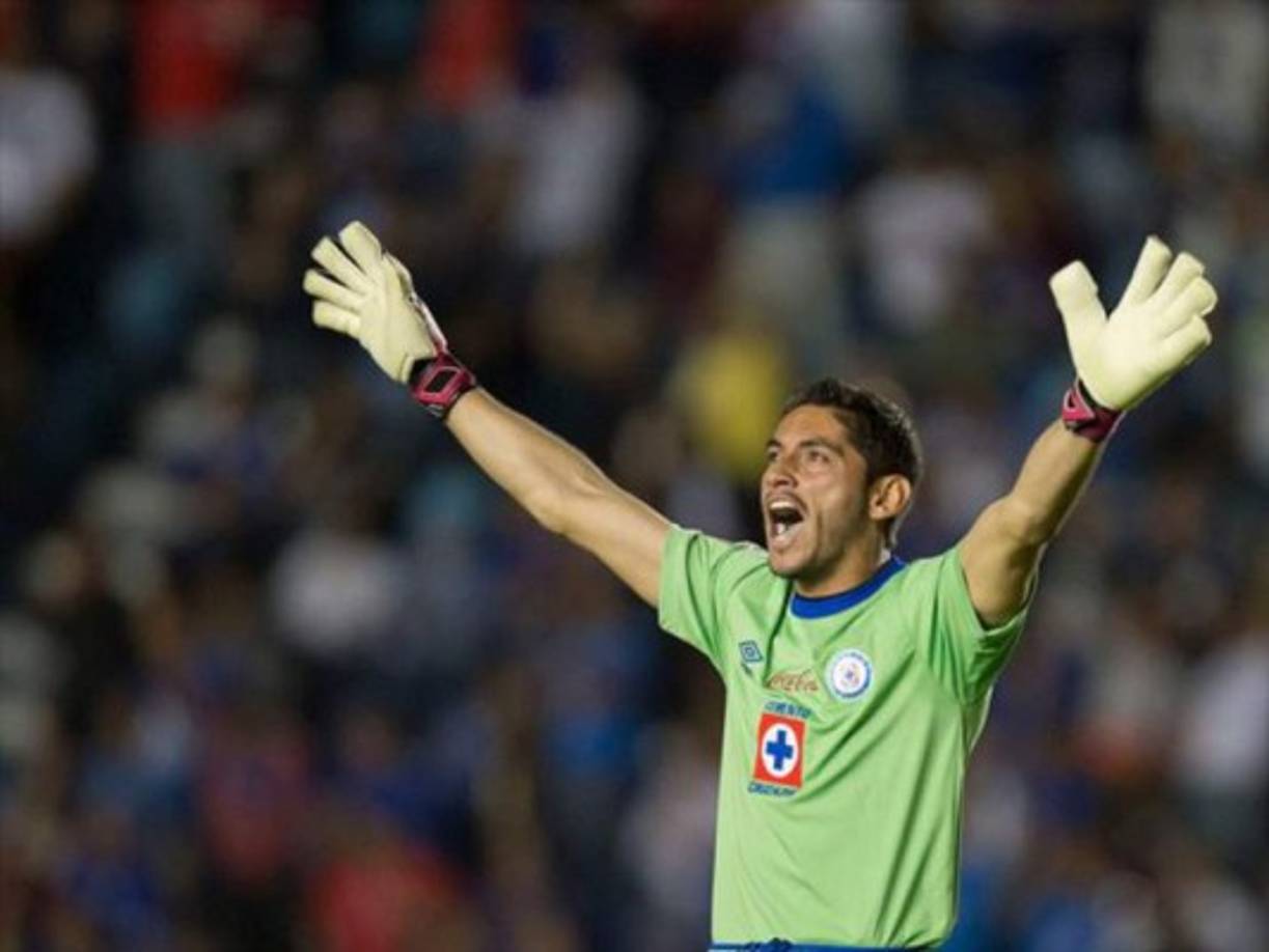Nº20 José de Jesús Corona. El portero de Cruz Azul de México tiene un salario de 1.5 millones de dólares al año, así lo reportó Forbes en su último listado. Foto Cortesía Mexsport