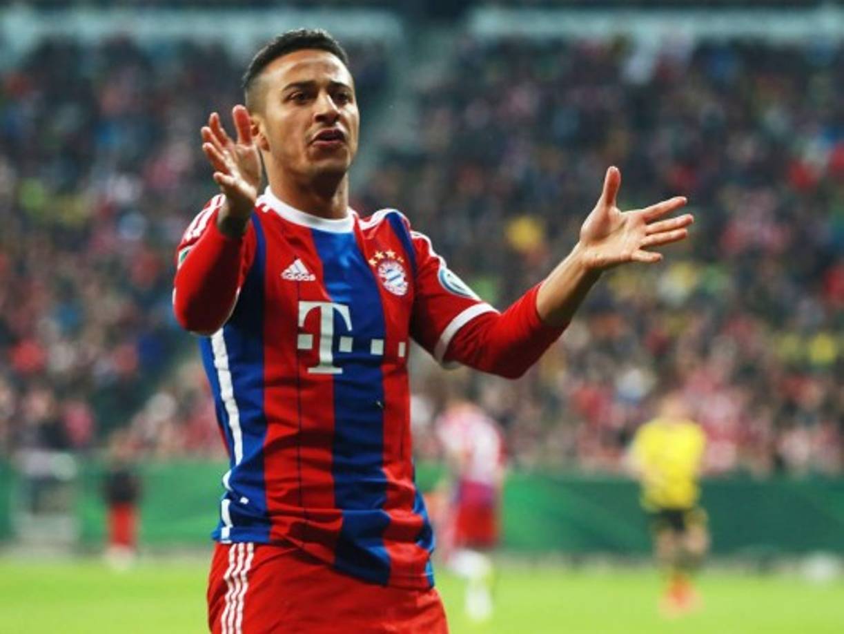 'Zizou' quiere elevar el nivel técnico de la plantilla y sondea el fichaje de Thiago Alcántara, centrocampista del Bayern. Formado en la cantera del Barça, es un futbolista que gusta mucho a Zidane por su nivel técnico y visión de juego.