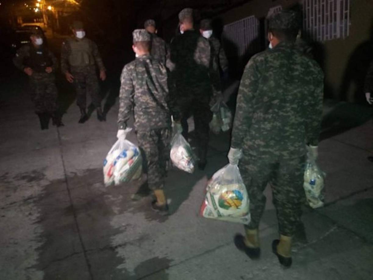Ante la medida, las autoridades decidieron mantener dentro de la colonia capitalina a estas familias y asistirles con productos básicos.