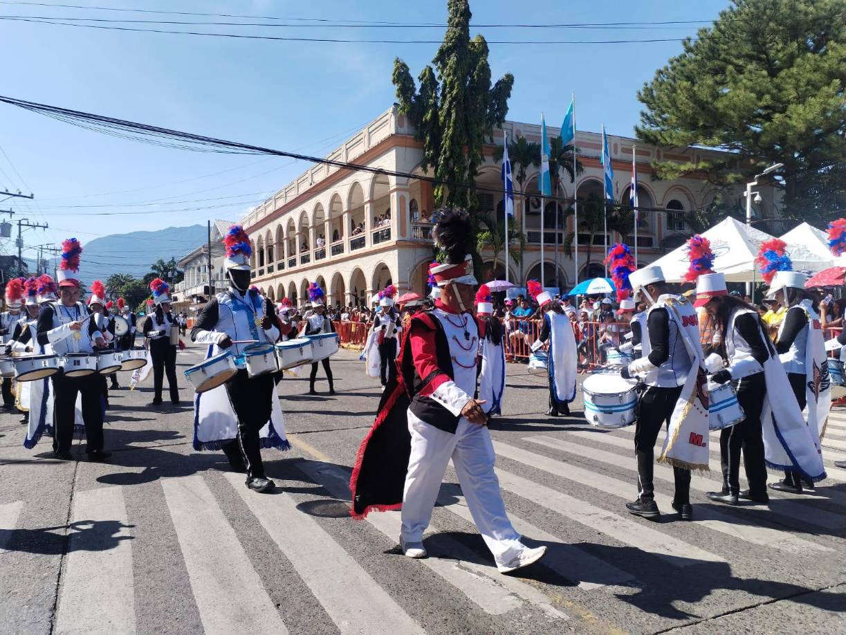 La banda de guerra del también emblemático instituto San Isidro de La Ceiba. 