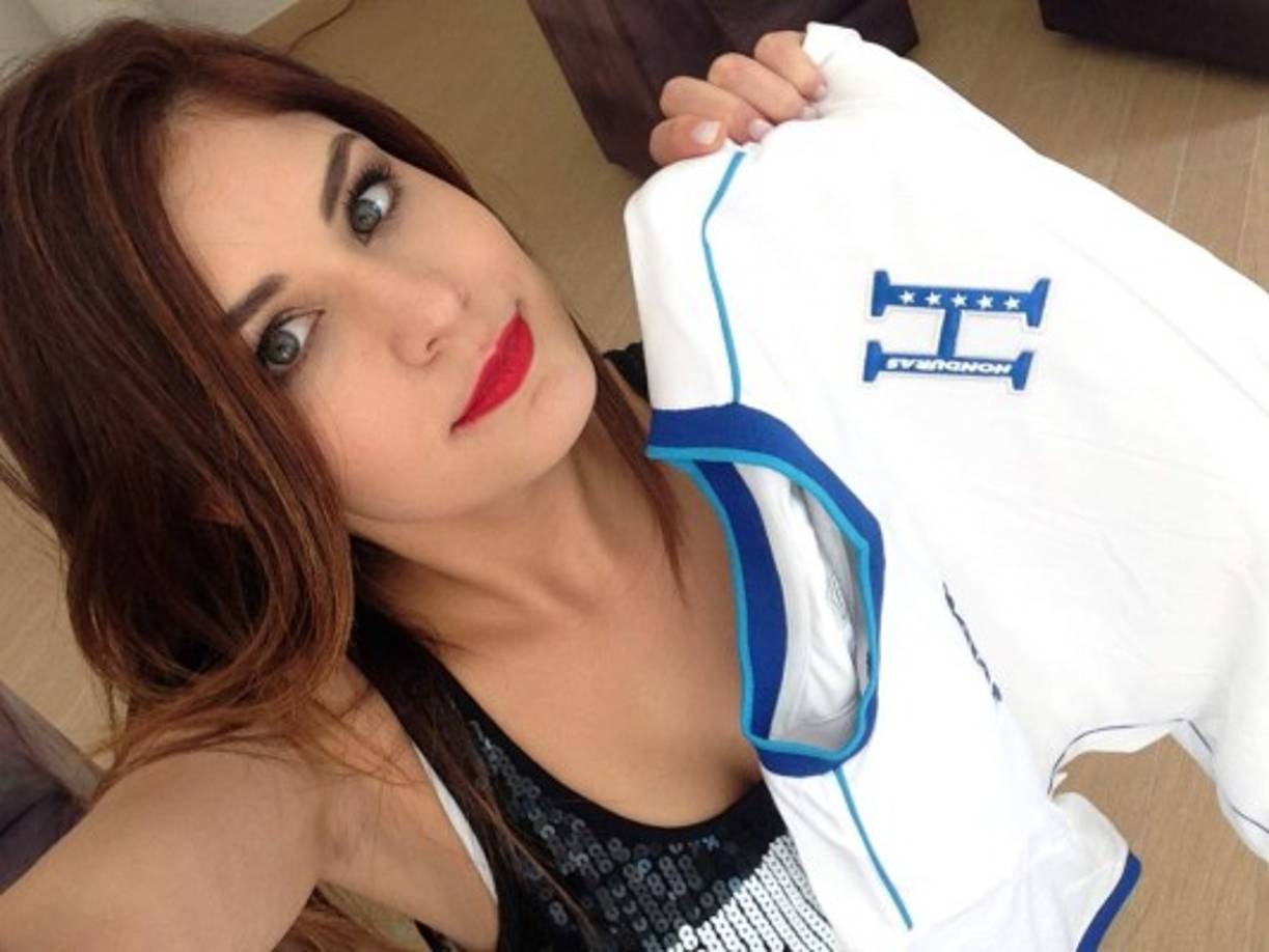 '¿Ya les dije que estaré en la cobertura del repechaje de la H? Nos vemos el miércoles Honduras', escribió Padrón en su cuenta de Twitter.