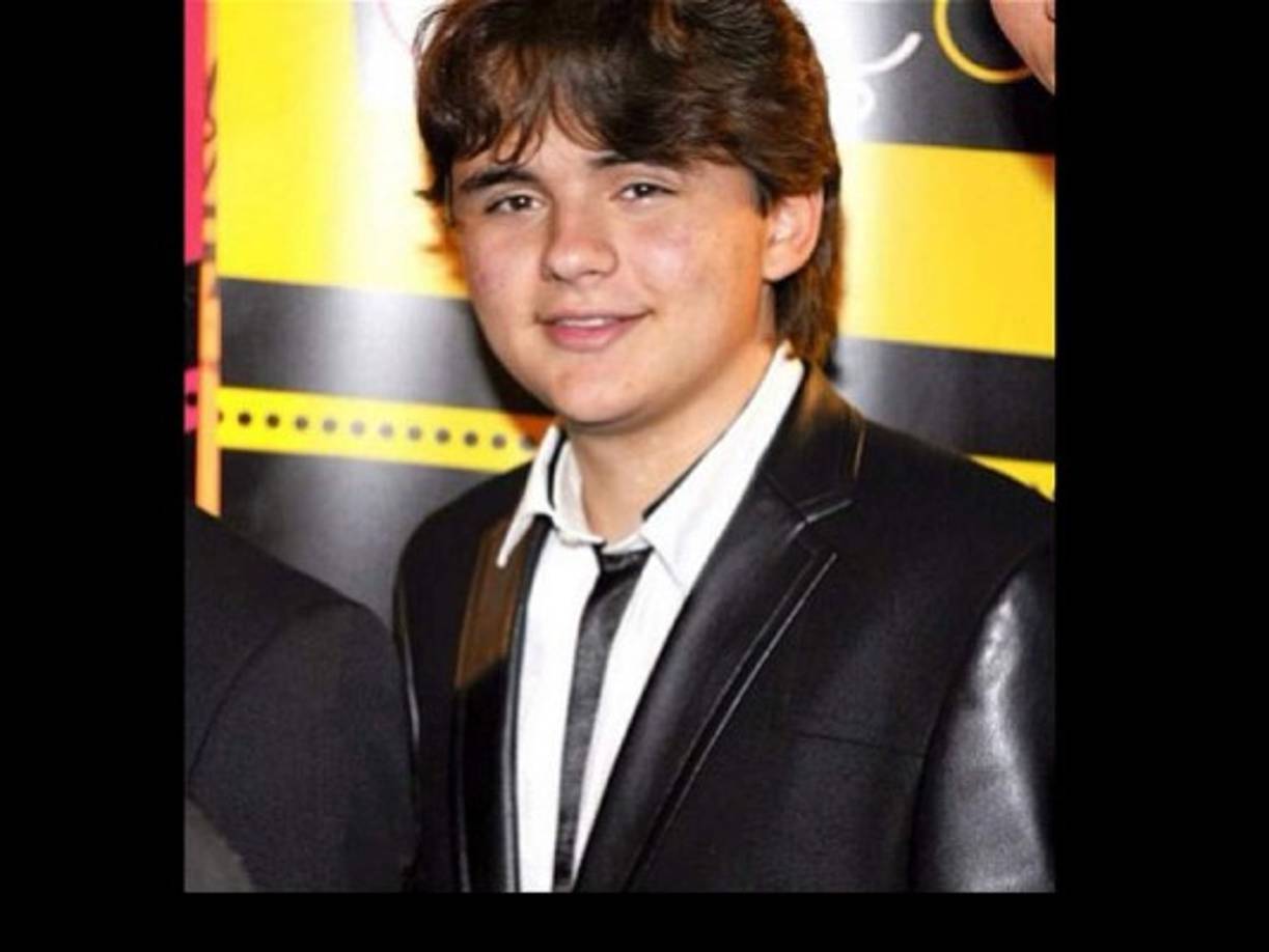 Sus padres son Deborah Rowe y Michael Jackson. Sus hermanos son Paris-Michael Katherine Jackson y Prince Michael Jackson II.