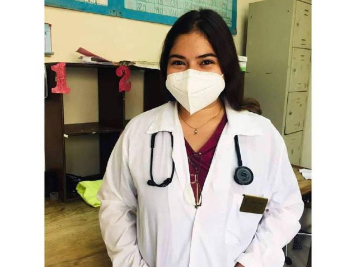 Ese disparo impactó en lla cabeza de Denise, hiriéndola de gravedad. 