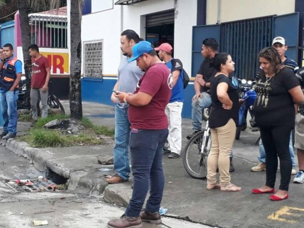 <br/>Un hombre que presenció el hecho confirmó que uno de los vehículos no hizo el alto.<br/>