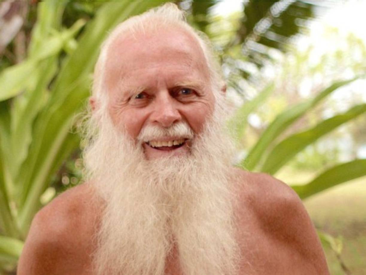 Para entretenerse, Glasheen tiene algunos juegos de mesa tradicionales y lee. “Siempre es importante tener un par de gafas de lectura de repuesto”, ya que perder la capacidad de leer lo haría sentirse “bastante miserable”, dijo en una entrevista reciente con MailOnline Travel.