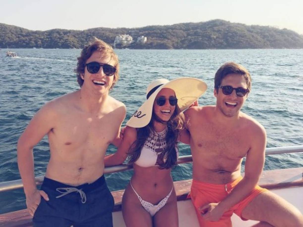 El actor de Luis Miguel, La Serie generó un gran interés hacia su hermanita después de publicar una foto junto a ella.