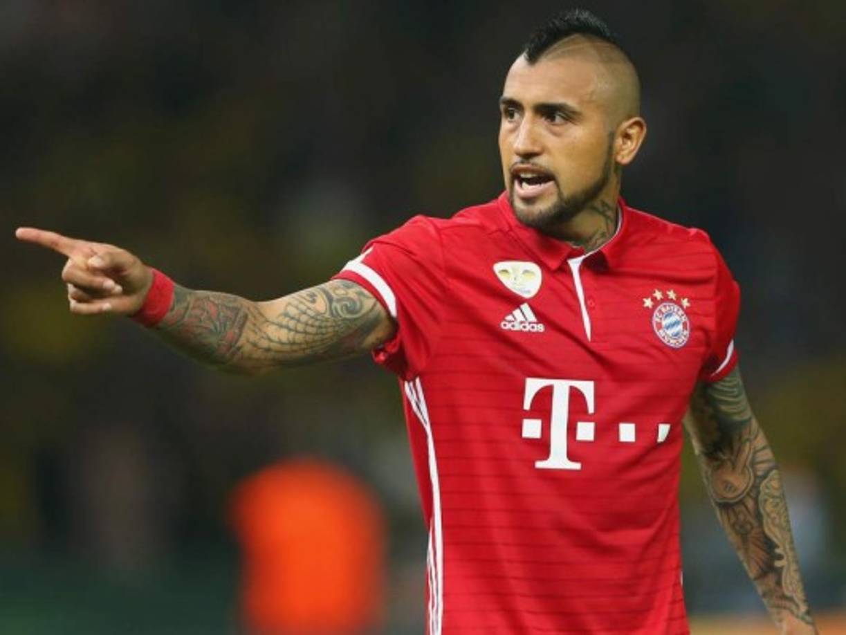 El chileno Arturo Vidal tiene un contrato con el Bayern Múnich hasta 2019. Pero es posible que no lo cumpla en su totalidad. El plan de Vidal, según publica la Gazzetta dello Sport, sería jugar un año más en el equipo alemán y después poner rumbo a China para firmar su último gran contrato. No obstante, en L'Equipe colocan a Vidal también como un posible sustituto de Verratti, si finalmente abandona el PSG.