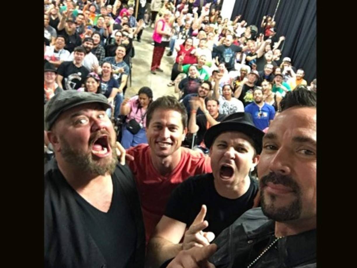 Suelen participar de convenciones en las que reviven a sus personajes.