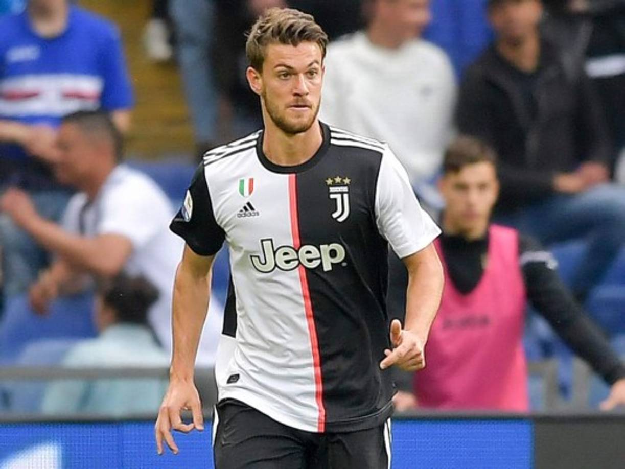 El defensa italiano Daniele Rugani no entró en la convocatoria para el debut de la Juventus en la Liga italiana y se acerca un poco más a la Roma, que ya da por cerrado su fichaje.