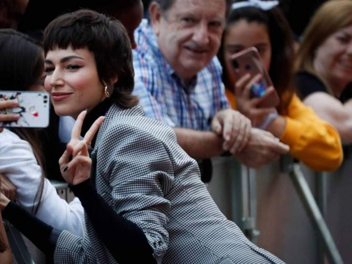 Además, hoy en día las series exitosas suelen terminar en uno o varios “spin-off” (escisiones)…<br/>UC: Quién sabe, quién sabe… Eso sería genial también.<br/>