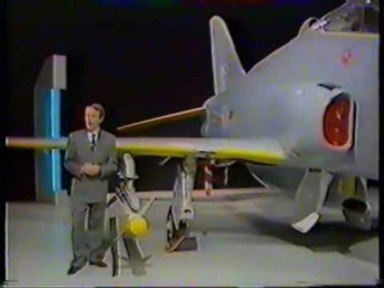 4. Material Starlite<br/>Starlite es un plástico inusual que fue creado en 1983 por el simple peluquero Maurice Ward. La capa delgada de este plástico se podía aplicar encima de cualquier objeto y éste podía aguantar, según científicos, 10.000 grados centígrados, lo cual es dos veces más caliente que la superficie del Sol.