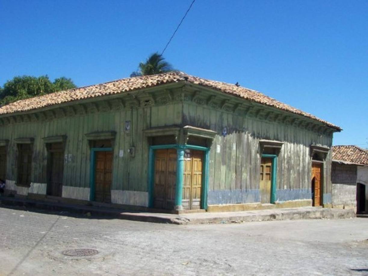 Una de las plazas de Amapala. Si todavía no la conoce, no se pierda de disfrutar una grata experiencia.