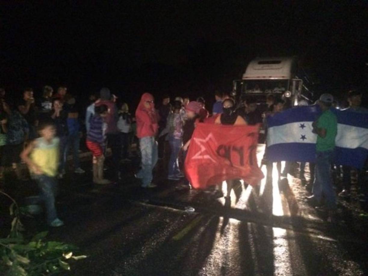 Pobladores protestan en la zona norte de Honduras.