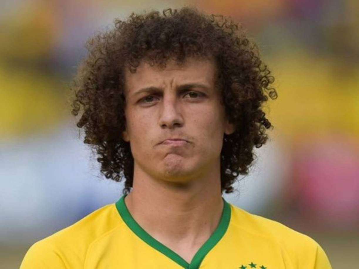 El futbolista brasileño David Luiz aseguró que llegaría virgen al matrimonio. Todavía no se ha casado.