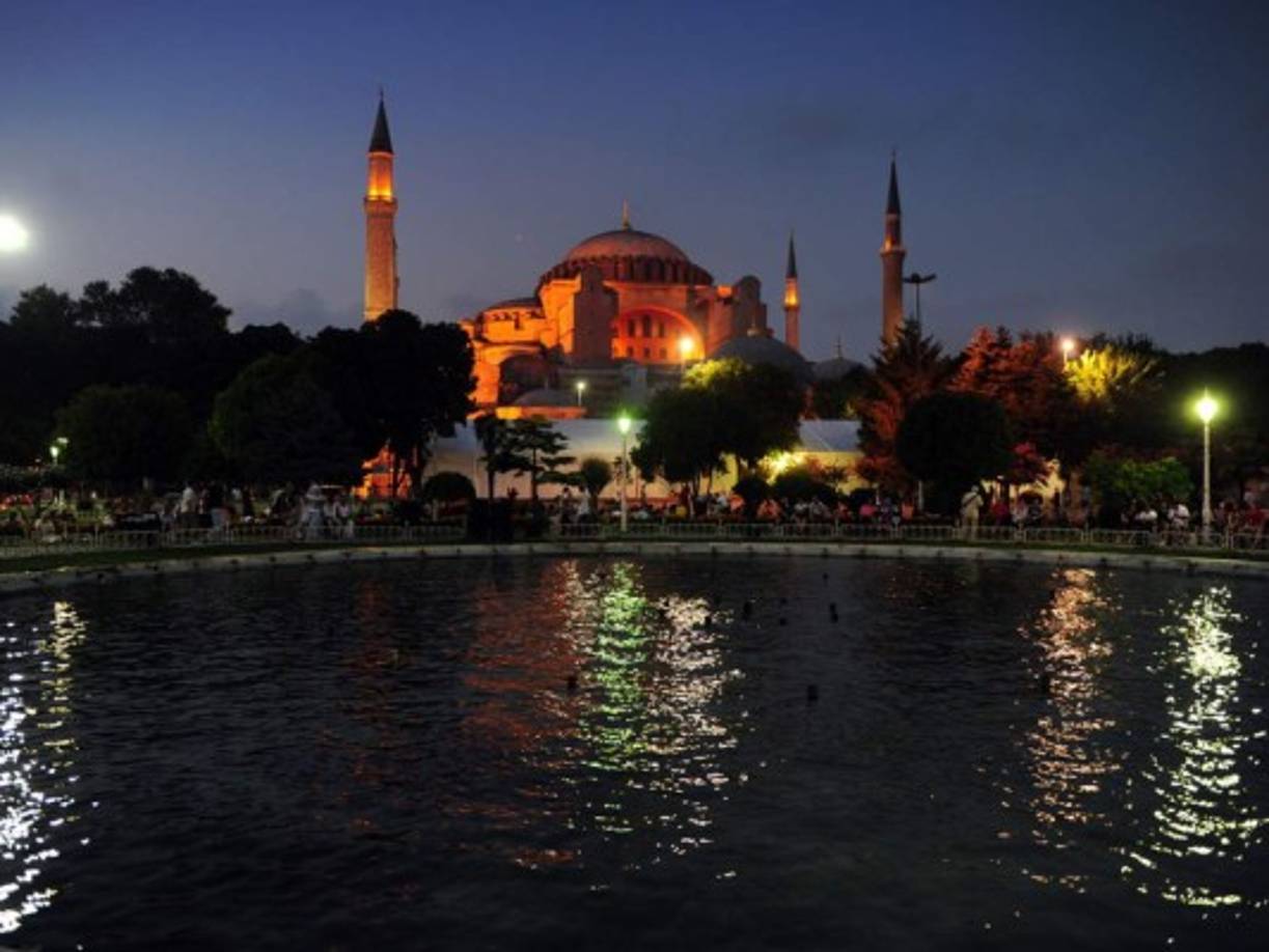 11. Estambul, Turquía: Expertos estiman que la urbe turca puede sufrir una grave escasez de agua para 2030 tras la caída del suministro per cápita en 1.700 metros cúbicos en 2016.<br/><br/>La ONU estima que más de 1.000 millones de personas no tienen acceso a agua y a otros 2.700 millones les hace falta por lo menos un mes del año.
