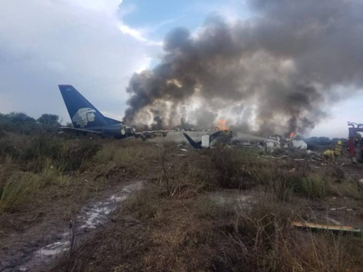 Un avión comercial de la aerolínea Aeroméxico con 101 personas a bordo se estrelló hoy en las inmediaciones Aeropuerto Guadalupe Victoria de Durango, en el norte del país, sin dejar víctimas mortales.