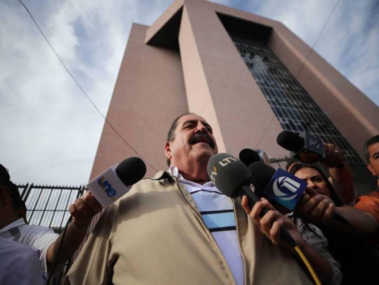 “Ahora reconozco que estaba ‘Cachiro’, estaba Adán Fúnez, que ya lo dije, estaba Carlos Muñoz, estaba Ramón Matta y su servidor. Había tres personas más ahí que todavía no tengo ni idea de quiénes eran”, declaró.