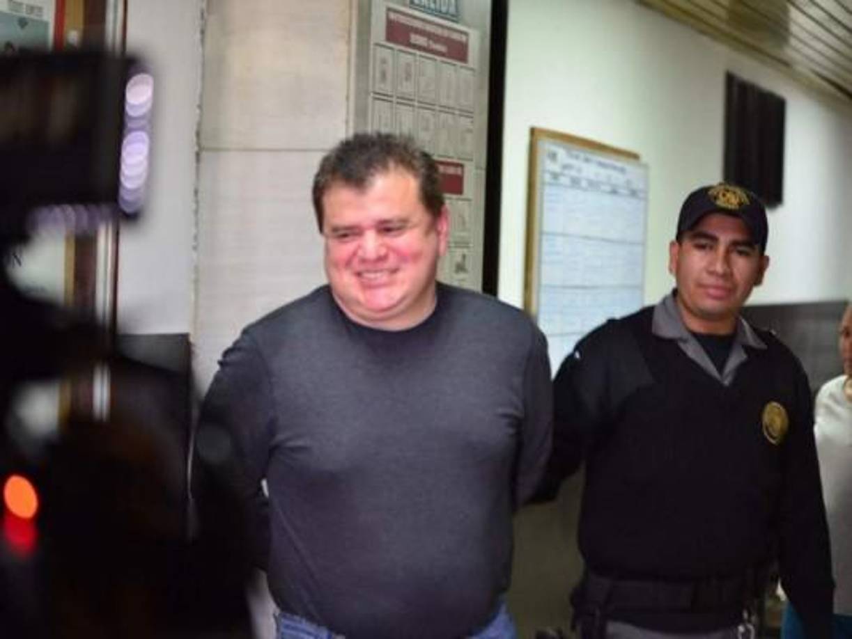 De igual forma, Tony admitió que conoció a Víctor Hugo Díaz Morales alias ‘El Rojo’ a través de Carlos Toledo y afirmó que llegó a relacionarse con ambos en las reuniones que sostenían.