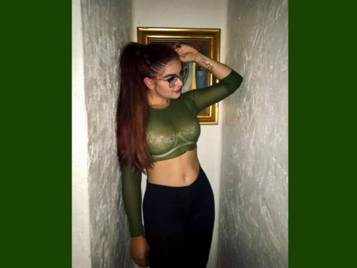 Ariel se sometió a una intervención para reducir el tamaño de sus senos.