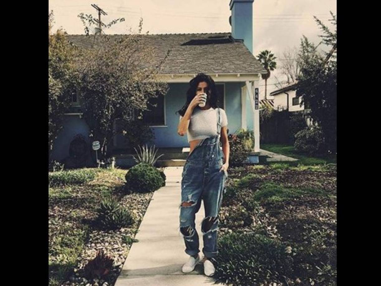 Solares pasa en constante interacción en Instagran con sus fans.