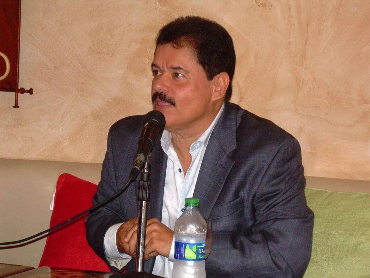 El artista vivió en Orlando, Florida, alrededor de 26 años, en 1986 se casó con Wanda Torres, con quien tuvo cuatro hijos: Jeramel, José Juan, Linda y Yariel. Varios escándalos marcaron la carrera del artista con episodios que incluyeron adicciones a drogas, consumo excesivo de alcohol y en 2011 fue arrestado en Florida, por cargos de violencia doméstica. Se le dictó una sentencia de dos años de libertad condicional y el veterano de la salsa se divorció en 2022. 