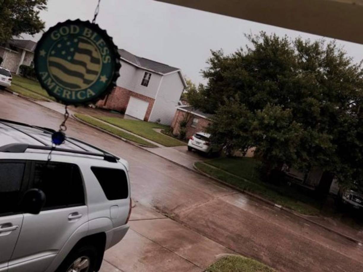 El huracán Harvey sigue fortaleciéndose y podría tocar tierra temprano el sábado convertido en una tormenta 'mayor', informaron autoridades locales.