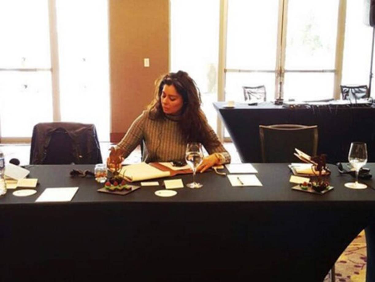 A sus 46 años se mantiene 100% concentrada en sus negocios ya que es toda una empresaria, carrera que estudió.