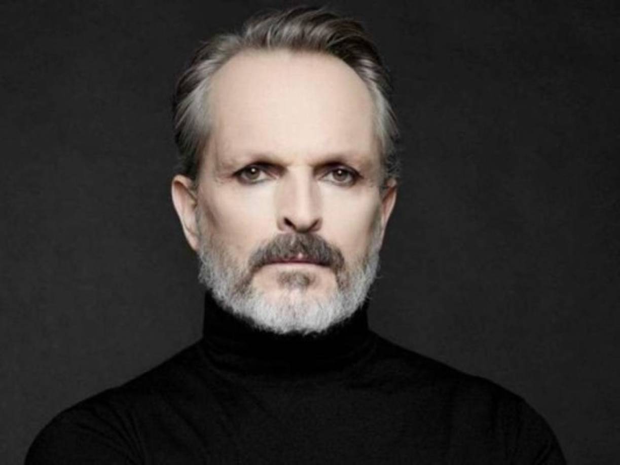 Bosé ha estado en el ojo público por varias declaraciones polémicas, como en las que aseguró que el coronavirus era 'la gran mentira de los gobiernos' o las acusaciones al empresario Bill Gates de querer implantar microchips en las vacunas para así obtener información mundial.
