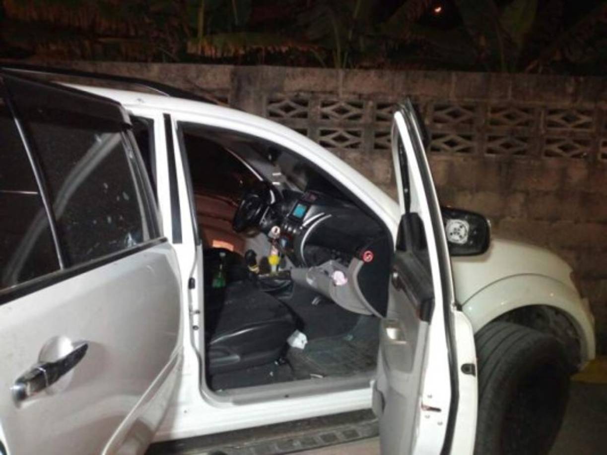 Una persona herida dejó una balacera registrada en la madrugada de este martes en la ciudad de La Ceiba, Atlántida, Caribe de Honduras. La identidad del herido, que se trasladaba en un vehículo Mitsubishi, doble cabina, color blanco, aún no ha sido revelada.