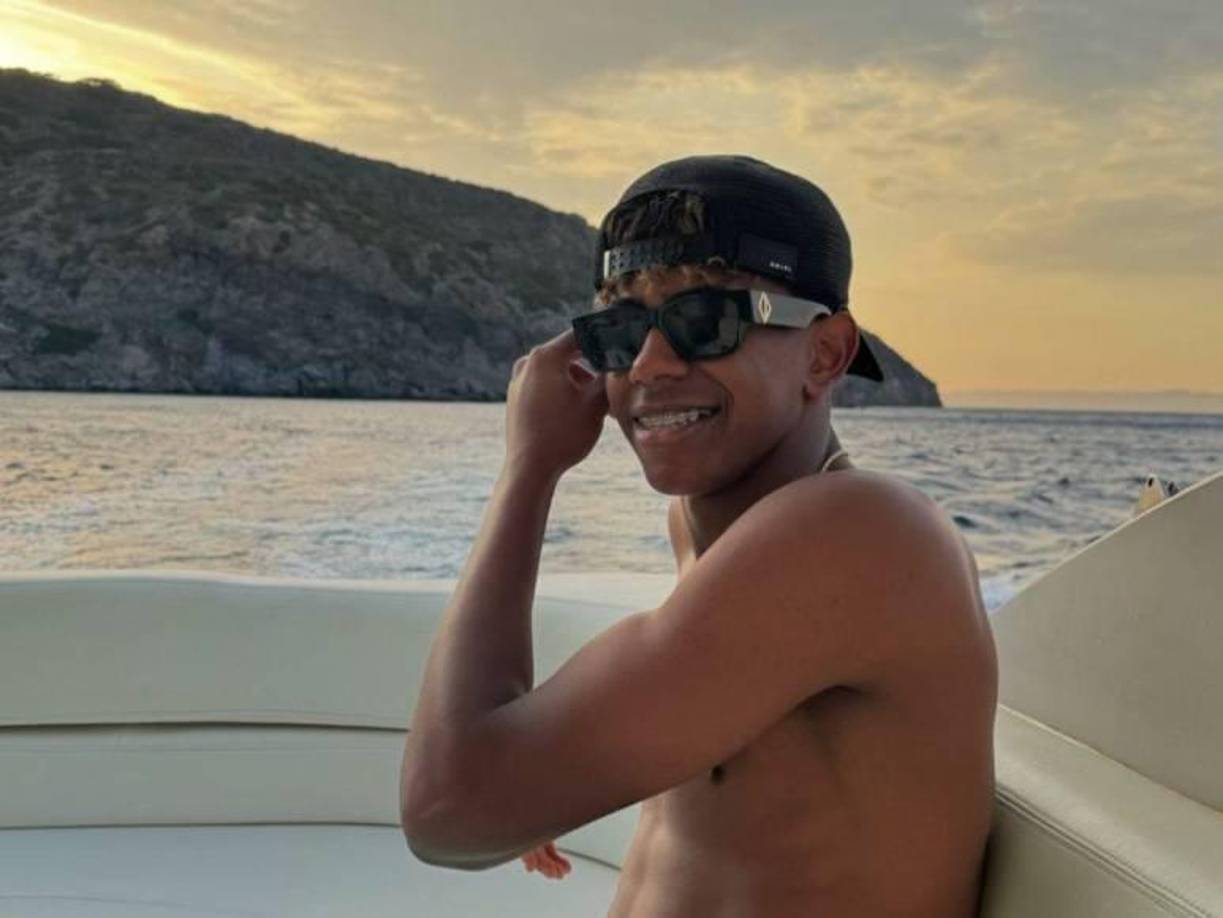 Aunque nunca anunciaron un noviazgo de forma oficial, llama la atención que poco después de este incidente ambos dejaron de seguirse en Instagram, lo que incrementa los rumores sobre un posible enfado o rompimiento.