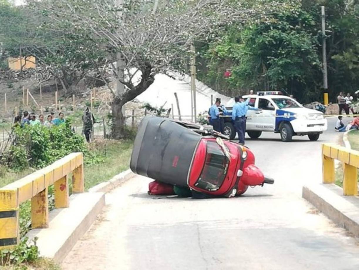 El conductor de mototaxi Ángel Eduardo Matamoros Casco (20) fue acribillado en horas de la mañana en el desvío al municipio Tatumbla, Francisco Morazán.