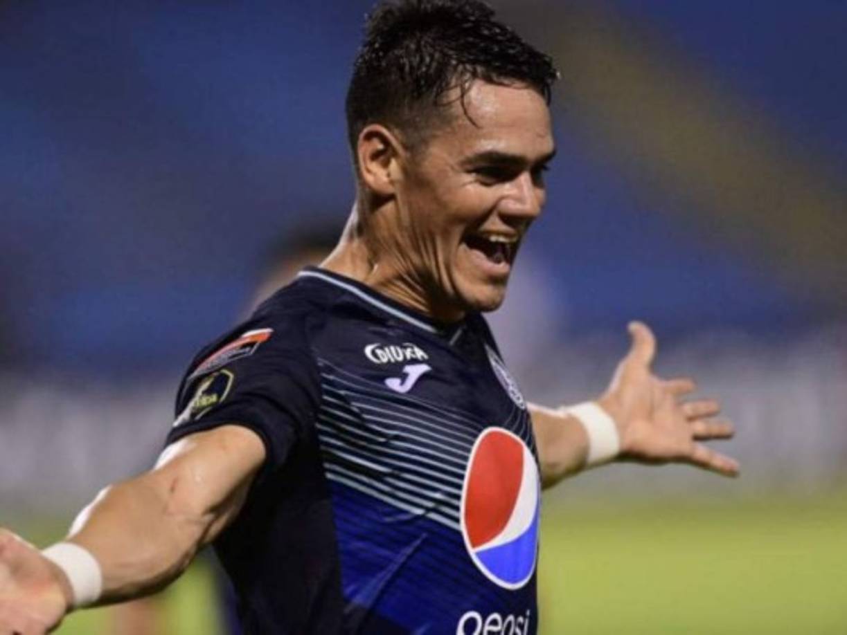 Roberto Moreira: El delantero paraguayo finalizó su contrato con Motagua y expresó que espera llegar a un acuerdo para seguir con los azules.<br/>