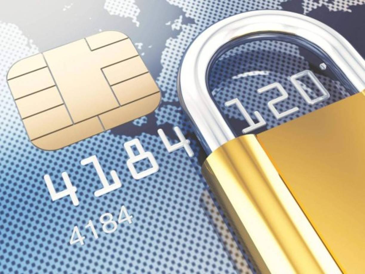 Observe dónde está gastando más o menos de lo que había presupuestado y tómelo en cuenta para el mes siguiente. Tenga disciplina para lograr las metas pequeñas. Si es necesario hable con sus bancos o acreedores para ver si hay oportunidades que le beneficien.