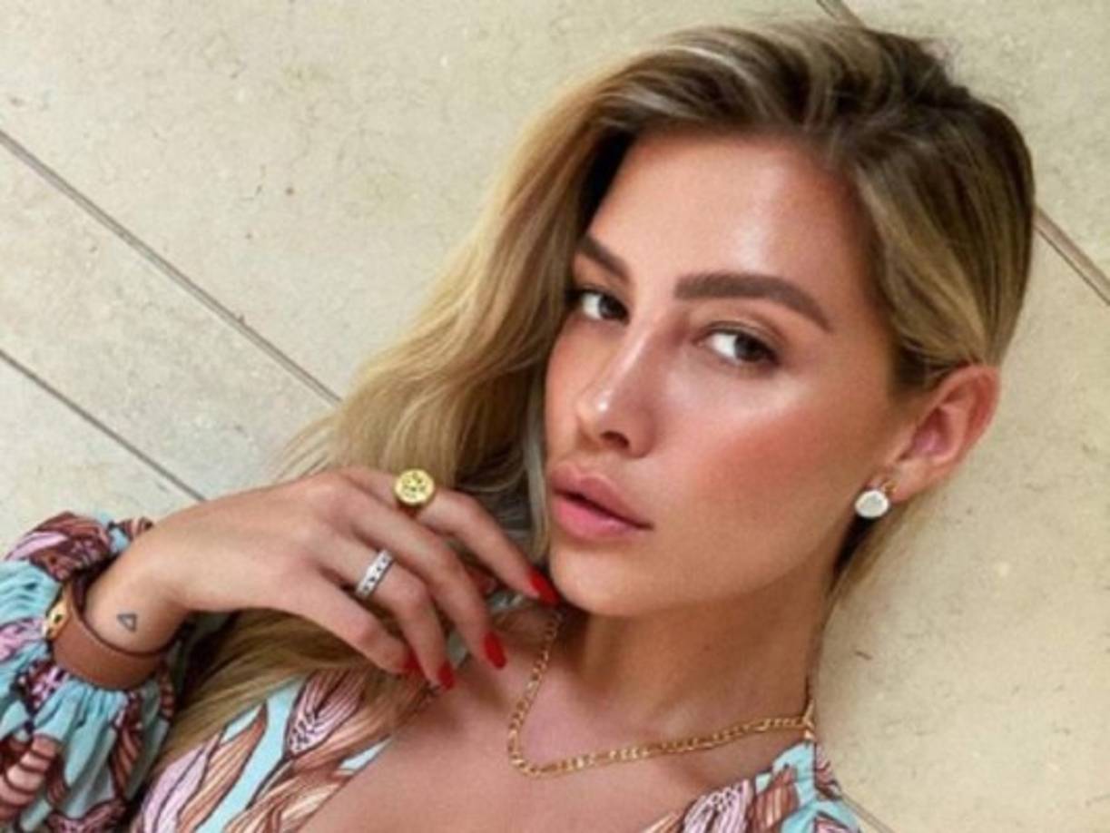 Por otro lado, Michelle Salas también ha recibido el apoyo de sus seguidores de Instagram, quienes no están de acuerdo en cómo su padre utilizó su imagen para la serie sobre su vida.