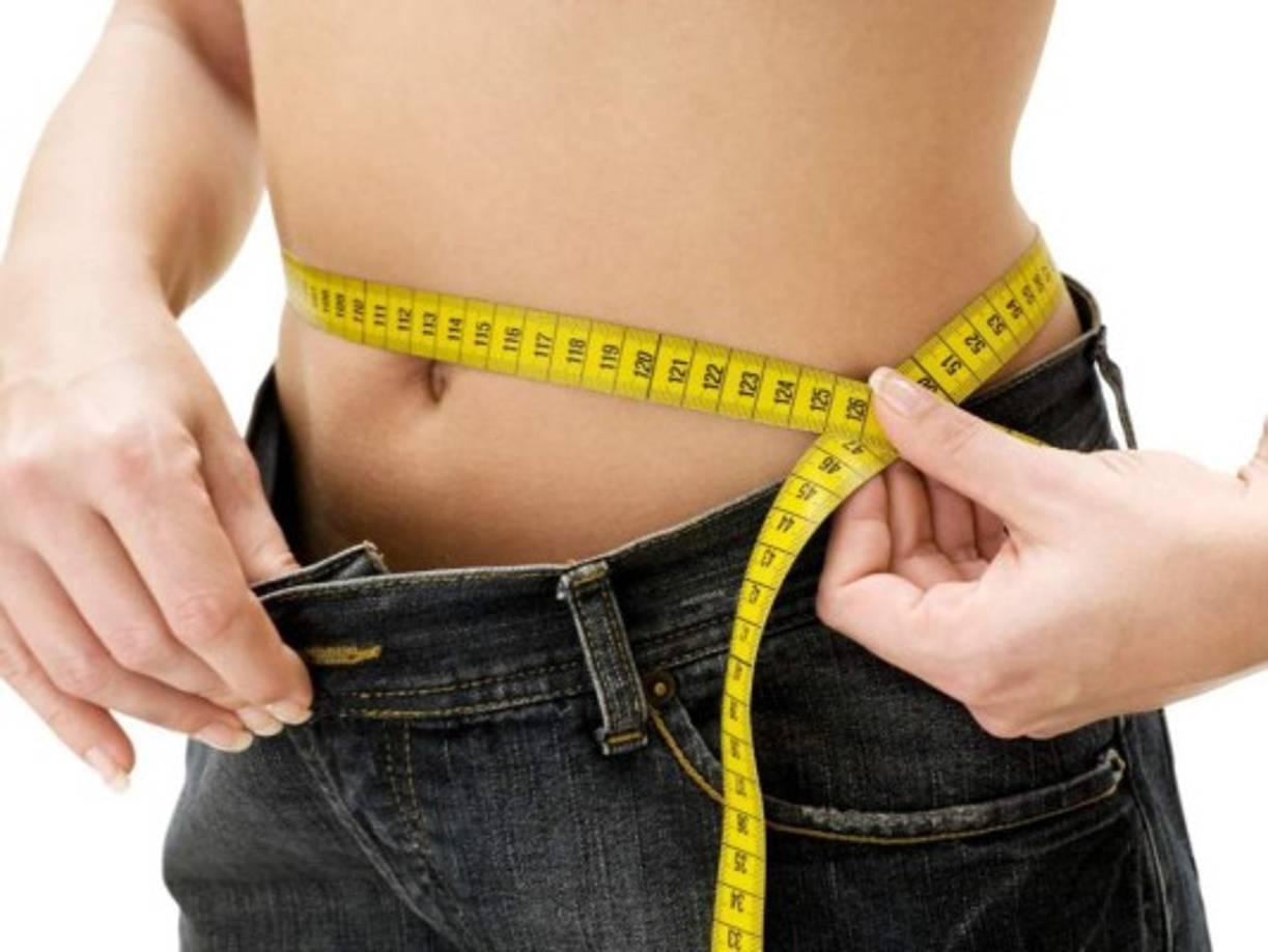 Pérdida de peso: En caso de tener el nivel de glucosa alto, podrás bajar de peso en corto plazo incluso si te alimentas bien, entre las razones están, la pérdida de líquidos, el nivel de insulina no es suficiente para el metabolismo, la gran cantidad de orina con un nivel alto de glucosa hace que el organismo gaste calorías.