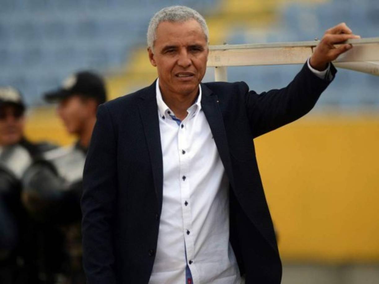 Alexis Mendoza es el último en la lista que ha sonado para tomar el mando de la Selección de Honduras. El entrenador colombiano, que fue asistente de Reinaldo Rueda rumbo a Sudáfrica 2010, sería la primera opción que maneja la Fenafuth.
