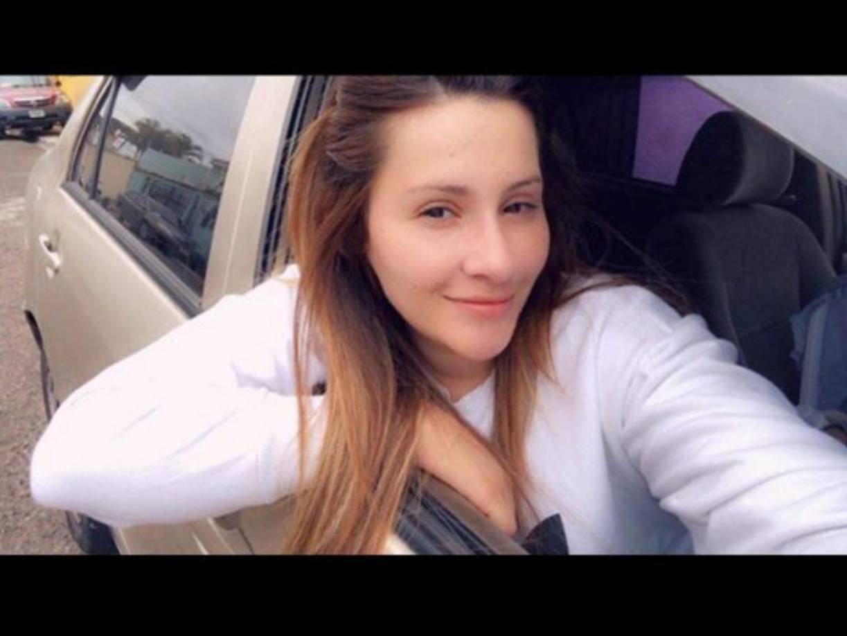 Alejandra Navarro también quizo mostrarse al natural.