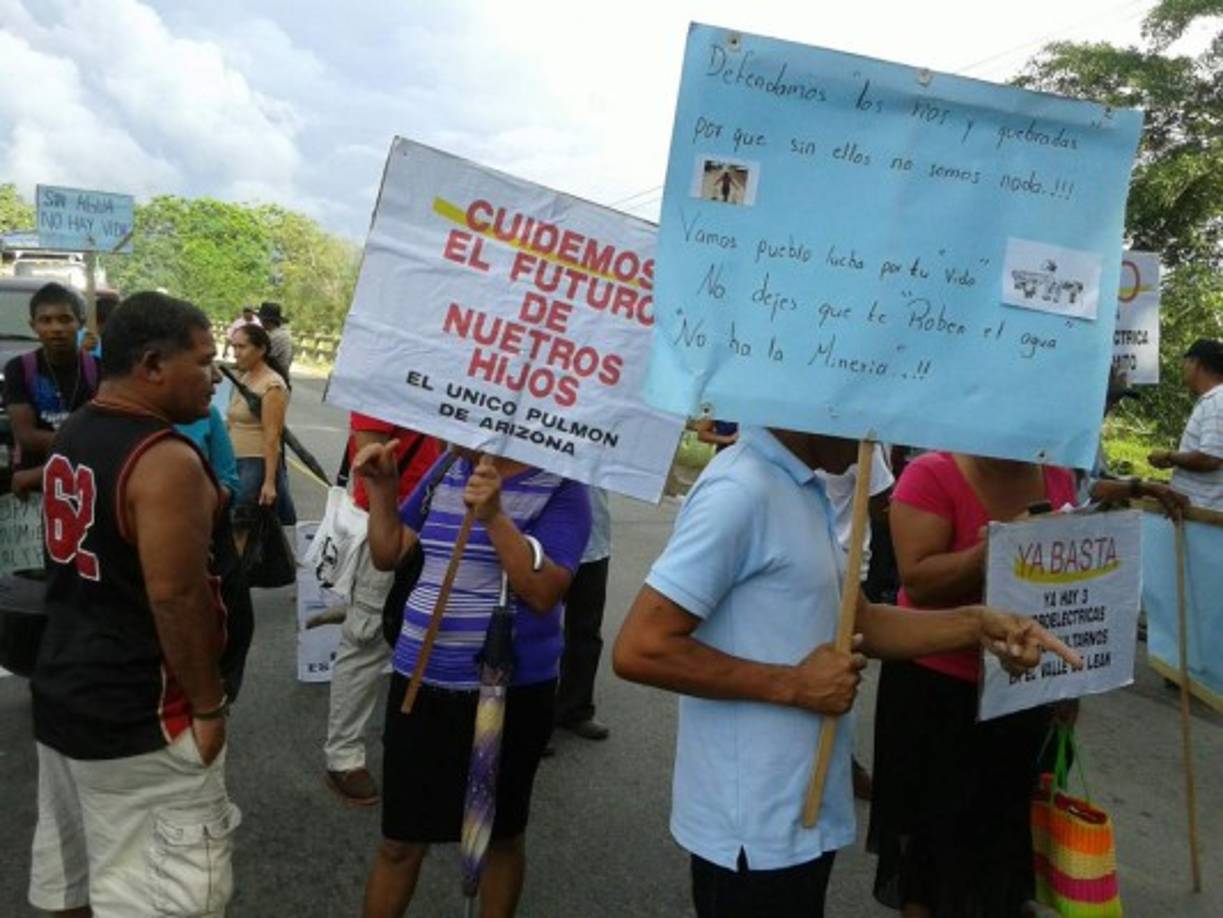 Los indignados en Arizona piden que venga la Cici a Honduras.