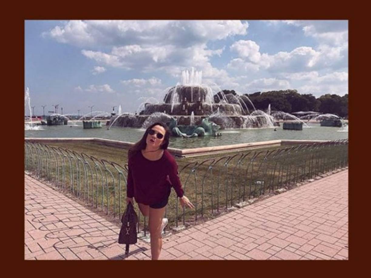 Feliz, escribió con esta foto.